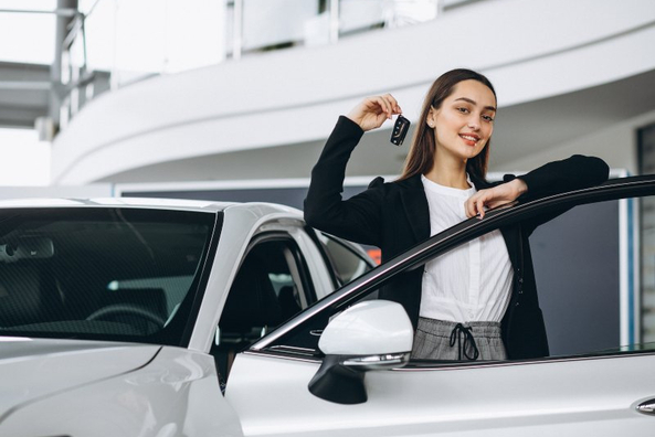 Как выбрать автомобиль для женщины-новичка
