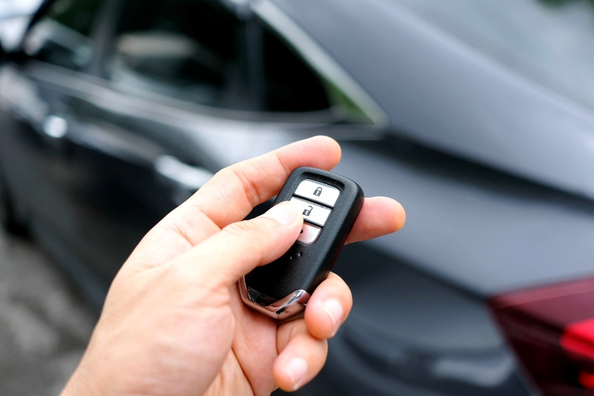 Почему автомобиль не открывается с брелка: Возможные причины