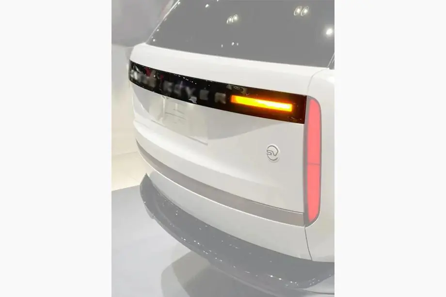 Range Rover V L460 2021- гг. Светодиодный стоп-сигнал на крышке багажника (третий стоп) Фото 1