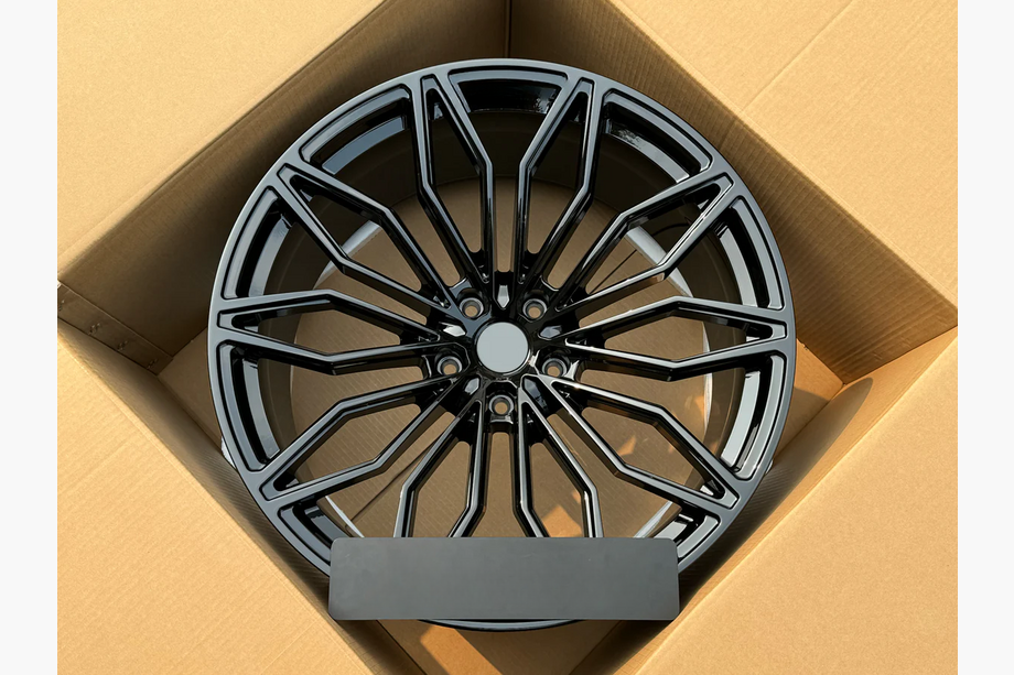 Lamborghini Urus 2018- гг. Кованые диски OEM R23 V12 (комплект 4 шт.) Image