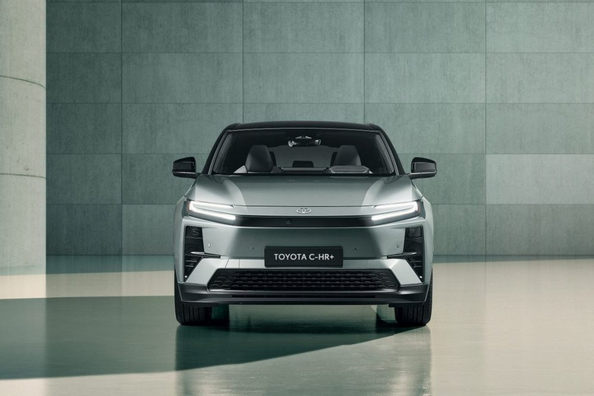 Обзор Toyota C-HR+ 2026: Технические характеристики, комплектации, фото