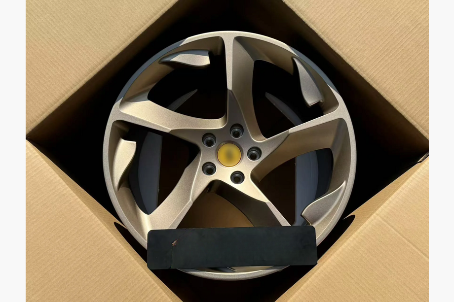 Ferrari SF90 Stradale Кованые диски OEM R20 V2 (комплект 4 шт) Image