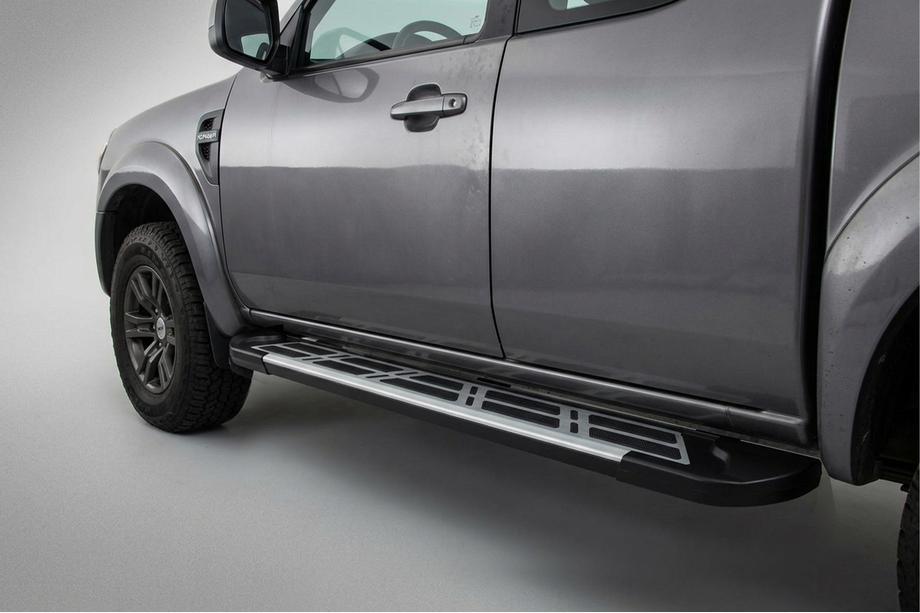 Mazda BT-50 2007-2012 гг. Боковые Подножки Sunrise (2 шт., Алюминий) Image