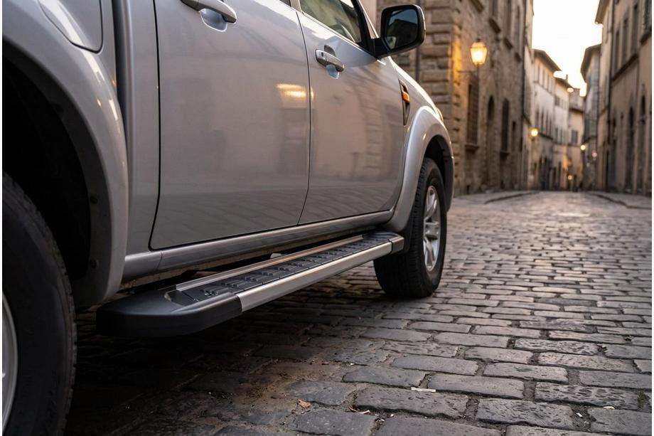 Mazda BT-50 2007-2012 гг. Боковые пороги RedLine V1 (2 шт., алюминий) Image