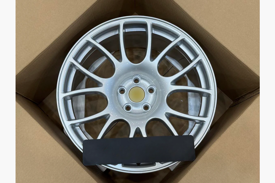 Lexus LFA 2010–2013 гг. Кованые диски OEM R20 V7 (комплект 4 шт) Image