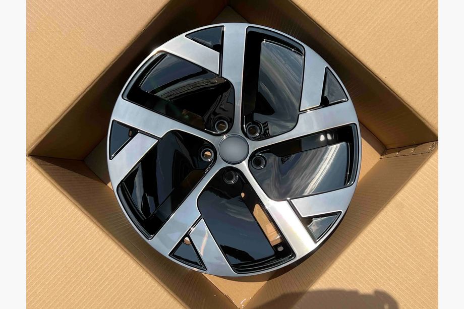 Lucid Air Кованые диски OEM R19 V1 (комплект 4 шт.) Image
