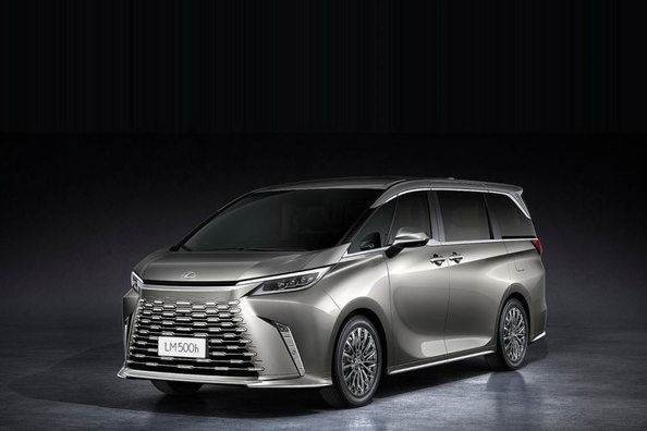 Обзор Lexus LM второго поколения: Вершина VIP-комфорта