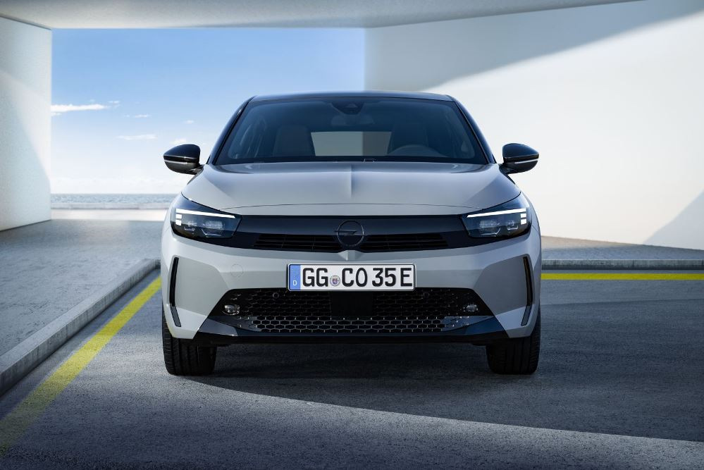 Opel Corsa Electric: электрический хэтчбек для городской мобильности