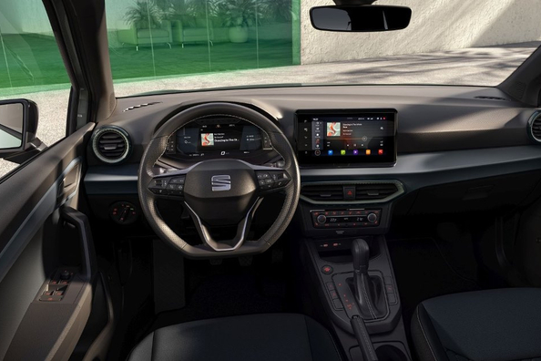 Обзор SEAT Arona 2026: Компактный кроссовер с обновленным характером фото 5