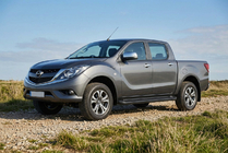 Mazda BT-50 2012- гг. Боковые Подножки Allmond Black (2 шт., Алюминий) фото 1