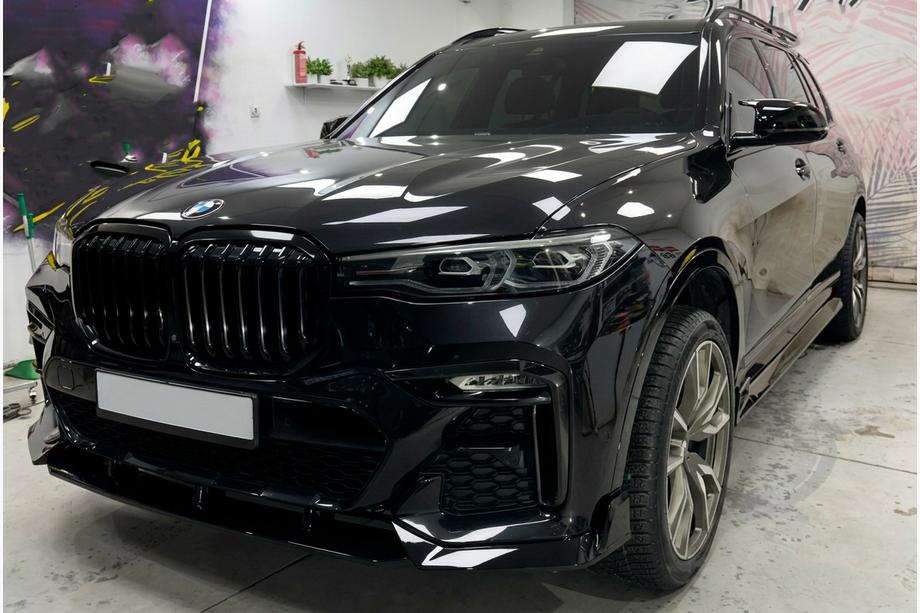 BMW X7 G07 2019- гг. Боковые пороги Paradigm Black Knight V3 Фото 3
