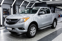 Mazda BT-50 2012- гг. Боковые Подножки Line (2 шт., Алюминий) фото 1