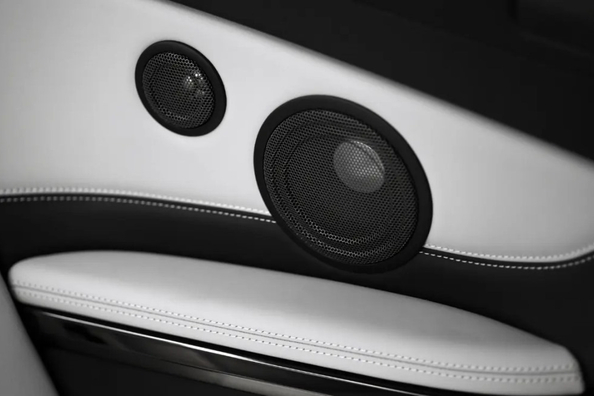 Хрипят динамики в машине: причины и способы решения