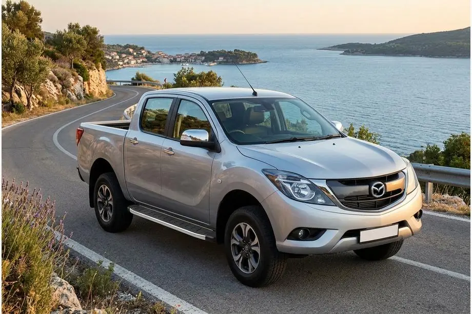 Mazda BT-50 2012- гг. Боковые Подножки Fullmond (2 шт, алюминий) Image