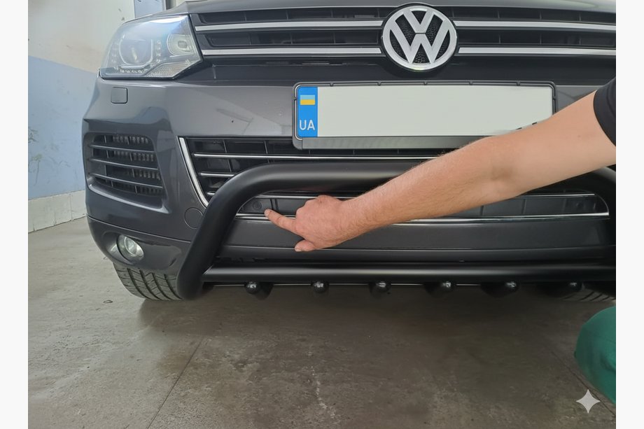 Volkswagen Touareg 2010-2018 гг. Кенгурятник WT003 Черный Нержавейка Фото 5