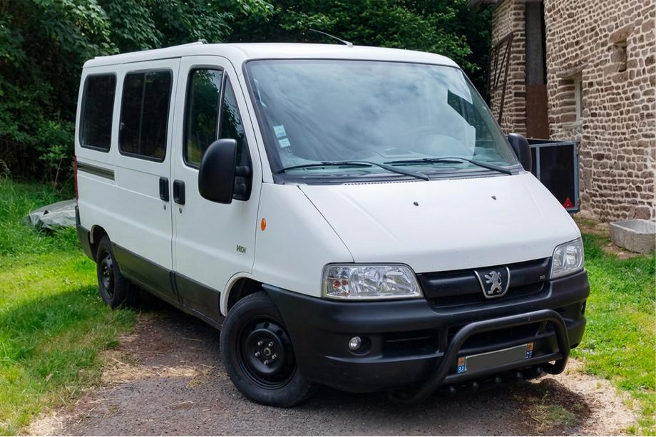 Peugeot Boxer 1994-2006 гг. Кенгурятник WT003 Черный (Нержавеющая сталь) Image