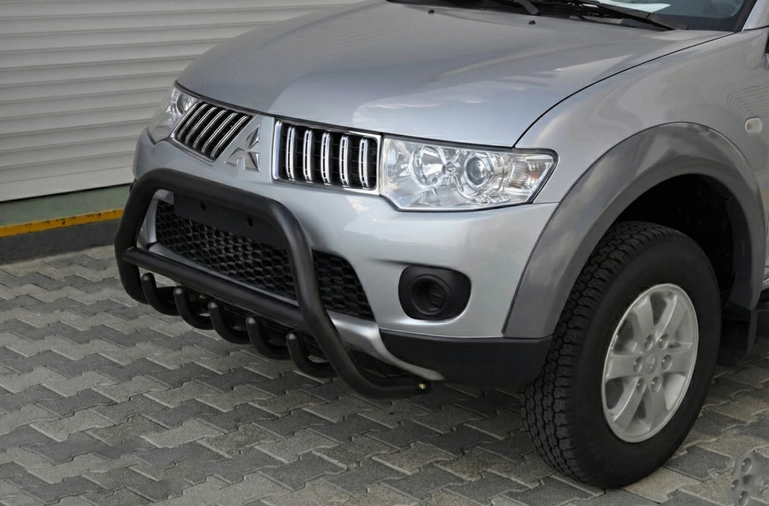 Кенгурятник WT003 Black (нерж.) для Mitsubishi L200 2006-2015 рр