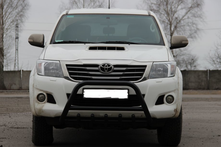 Toyota Hilux 2006-2015 гг. Кенгурятник WT003 Черный Нержавейка Image