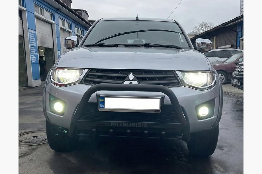 Mitsubishi L200 2006-2015 гг. Кенгурятник WT004 Черный (Нержавейка) Фото 2