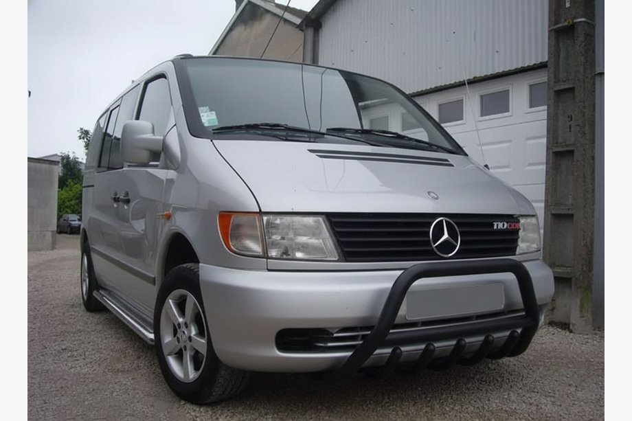Mercedes Vito W638 1996-2003 гг. Кенгурятник WT003 Черный (Нержавеющая сталь)