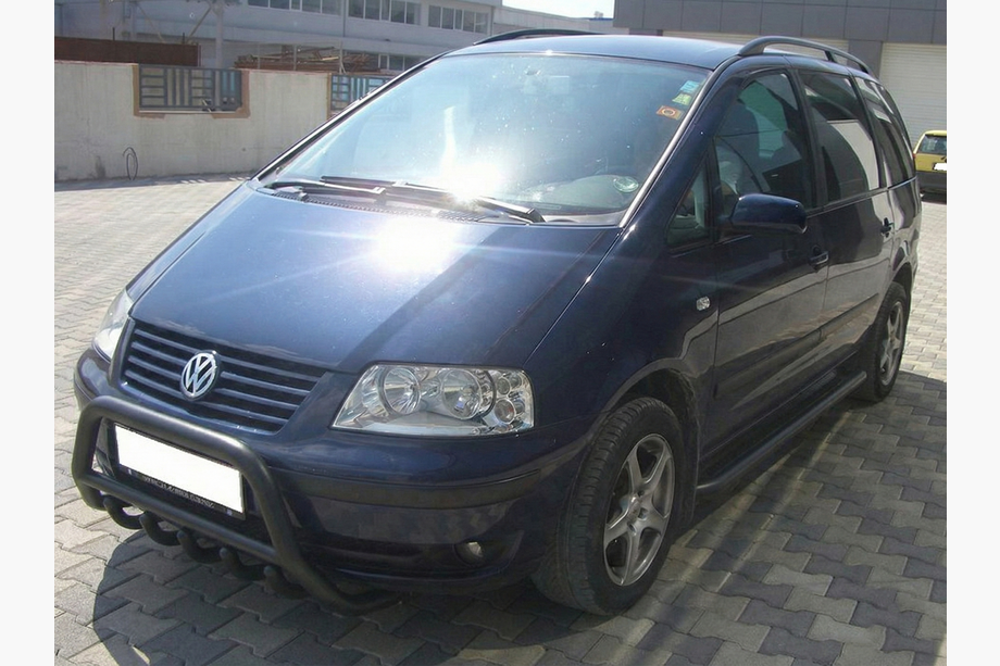 Ford Galaxy 1995-2006 гг. Кенгурятник WT003 Black (нерж) Image