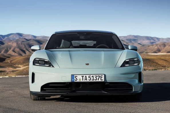 Обзор Porsche Taycan Turbo 2024 (Y1A): Электроседан с выдающимися динамическими характеристиками