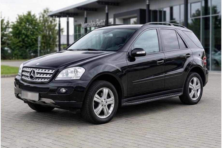 Mercedes ML W164 2005-2011 гг. Боковые пороги Bosphorus Black (2 шт., алюминий) Фото 1