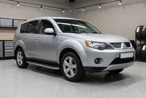 Mitsubishi Outlander 2006-2012 гг. Боковые Подножки Maydos V1 (2 шт., Алюминий и Нержавейка) фото 1
