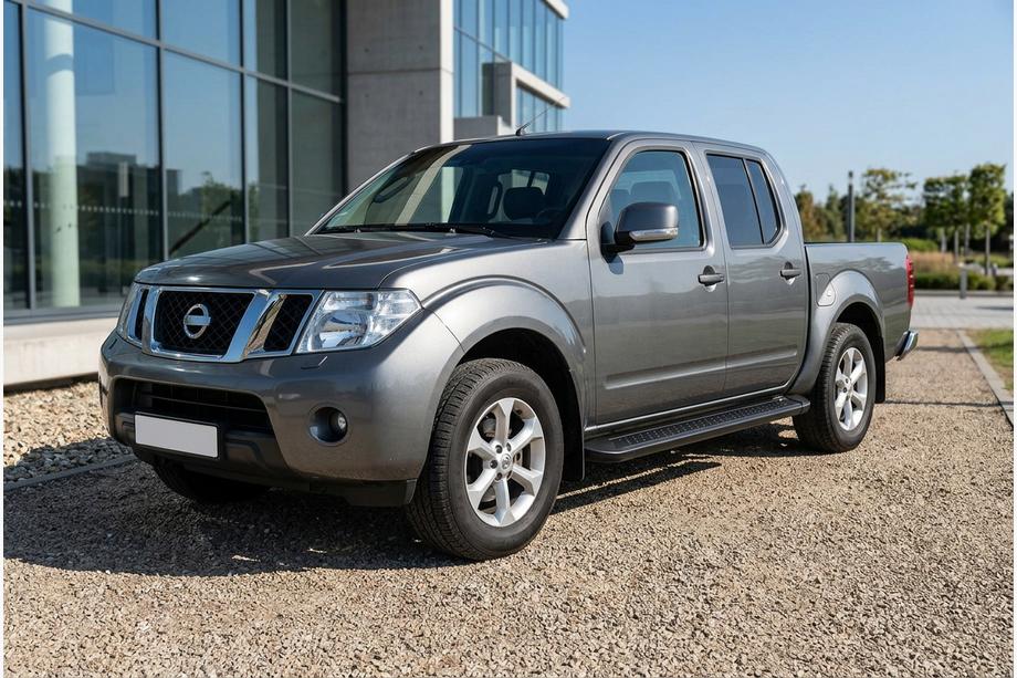 Nissan Navara 2006-2015 гг. Боковые Подножки Allmond Black (2 шт., Алюминий) Image