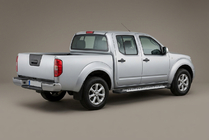 Nissan Navara 2006-2015 гг. Боковые Подножки Line (2 шт., Алюминий) фото 1
