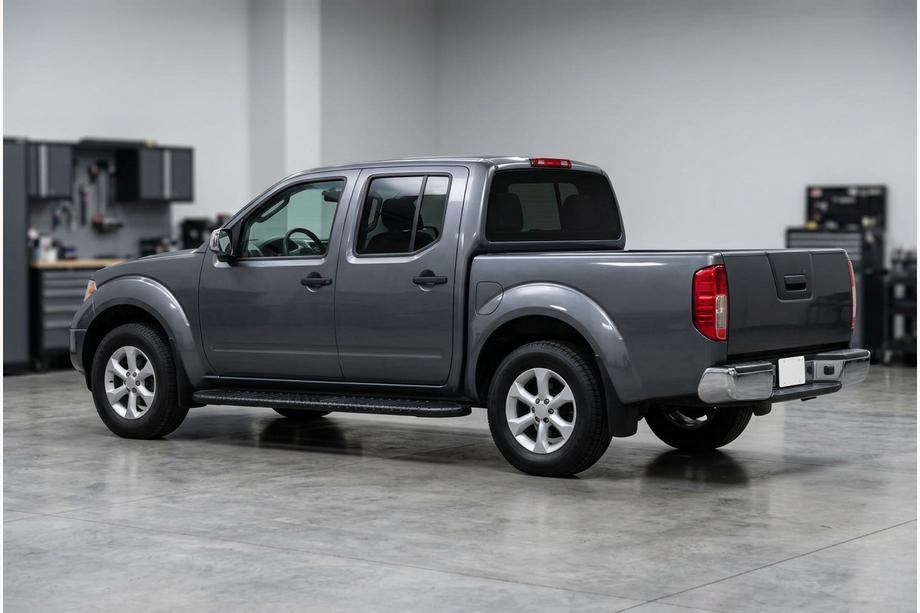 Nissan Navara 2006-2015 гг. Боковые пороги Bosphorus Black (2 шт., алюминий) Image