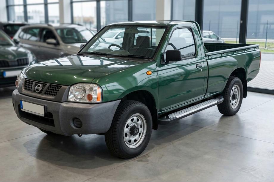 Nissan NP300 1999-2015 гг. Боковые пороги Allmond Grey (2 шт., алюминий) Фото 1