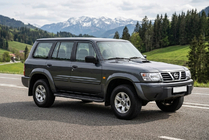 Nissan Patrol Y61 1997-2011 гг. Боковые пороги Bosphorus Black (2 шт., алюминий) фото 1