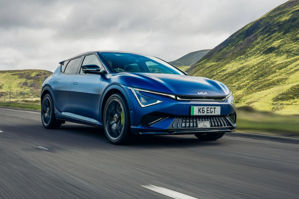 Обзор обновленного электрического кроссовера Kia EV6 GT 2025