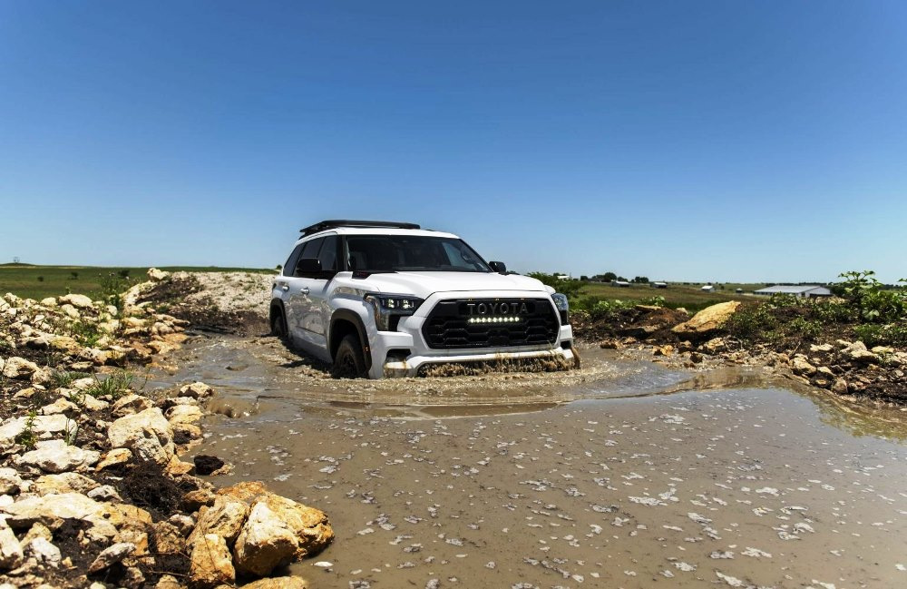 Обзор Toyota Sequoia III (XK80): характеристики, комплектации, фото