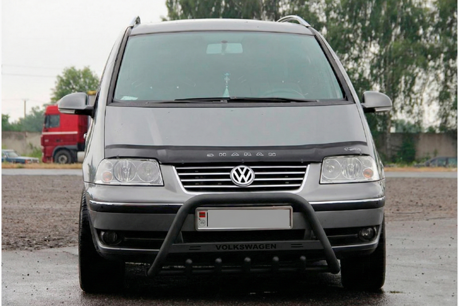 Volkswagen Sharan 2010-2023 гг. Кенгурятник WT004 Black (нерж) Image