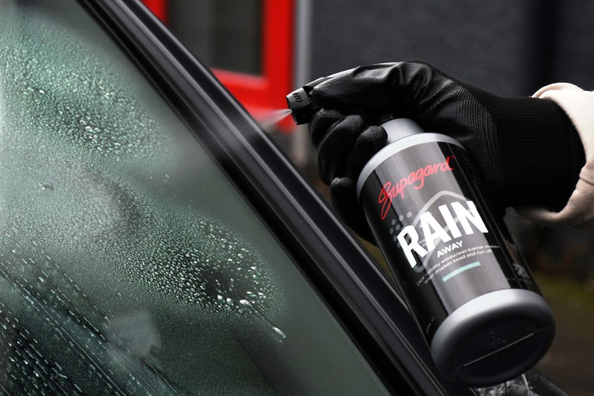 Когда лучше наносить антидождь на стекло автомобиля и как добиться максимального эффекта