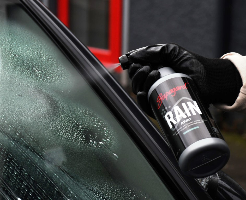 Когда наносить антидождь на стекло автомобиля и как добиться максимального эффекта