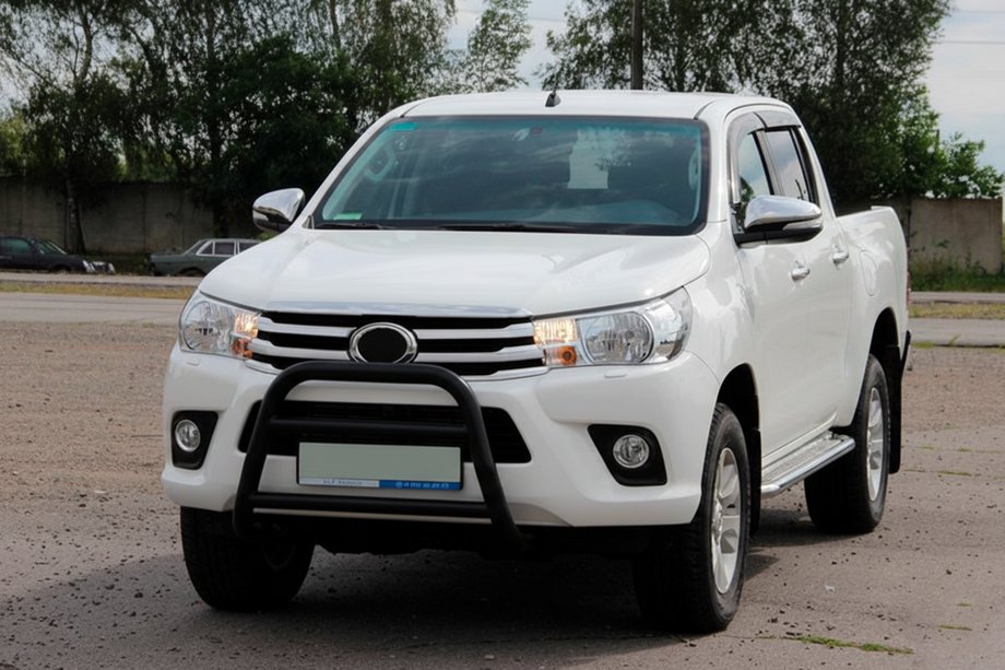 Toyota Hilux 2015- гг. Передняя защита WT023 Black (нерж) Фото 2