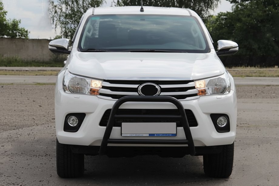 Toyota Hilux 2015- гг. Передняя защита WT023 Black (нерж) Фото 1