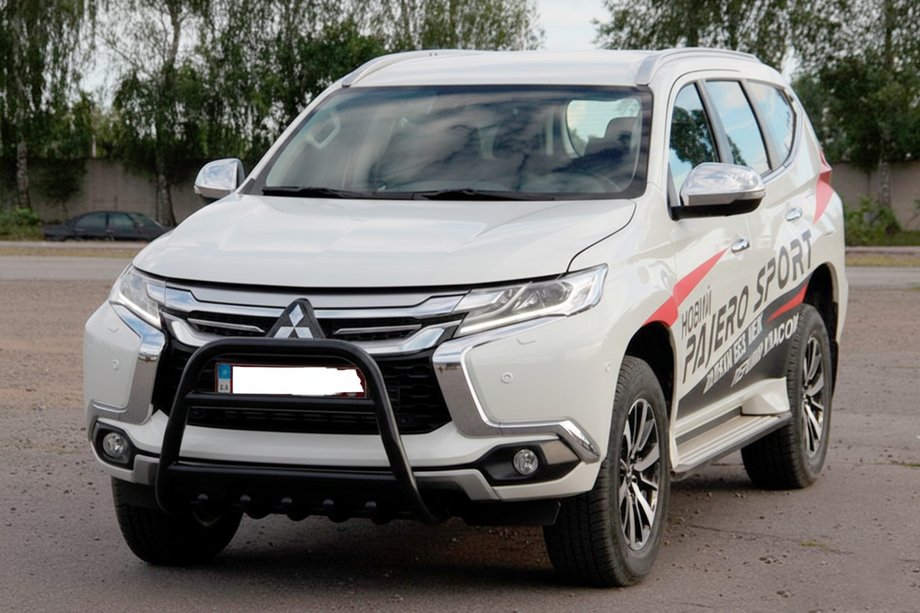 Mitsubishi Pajero Sport 2015- гг. Кенгурятник WT008 Black (нерж) Фото 2