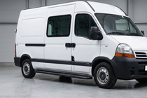 Renault Master 1998-2010 гг. Боковые пороги Bosphorus Black (2 шт., алюминий) фото 1