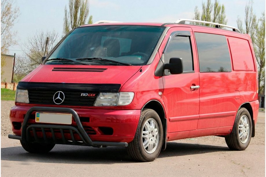 Mercedes Vito W638 1996-2003 гг. Кенгурятник с усами WT002 Plus Black (нерж.) Фото 3