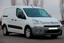 Citroen Berlingo 2008-2018 гг. Кенгурятник WT007 Black (нерж.) фото 1