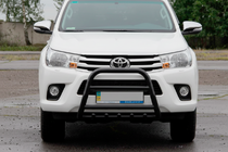 Toyota Hilux 2015- гг. Кенгурятник QT006 Black (нерж.) фото 1