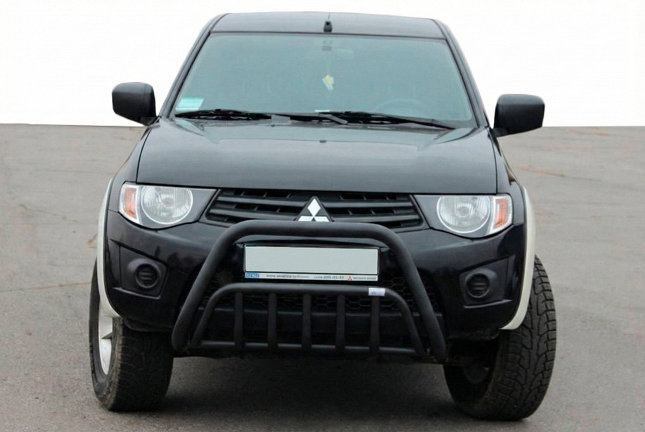 Кенгурятник Black (нерж.) для Mitsubishi L200 2006-2015 рр