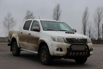 Toyota Hilux 2006-2015 гг. Кенгурятник WT002 Black (нерж.) фото 2