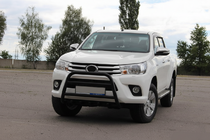 Toyota Hilux 2015- гг. Передняя защита WT010 Black (нерж) фото 3