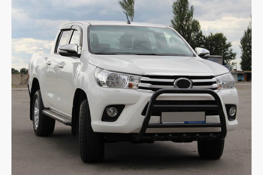 Toyota Hilux 2015- гг. Передняя защита WT010 Black (нерж) Фото 1