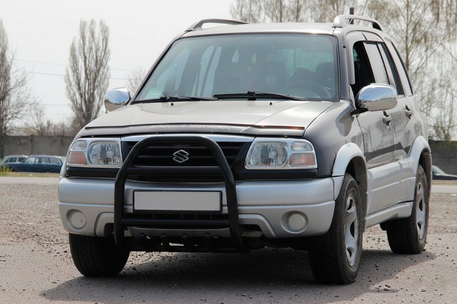 Suzuki Vitara 1998-2006 гг. Кенгурятник QT007 Black (нерж) Image
